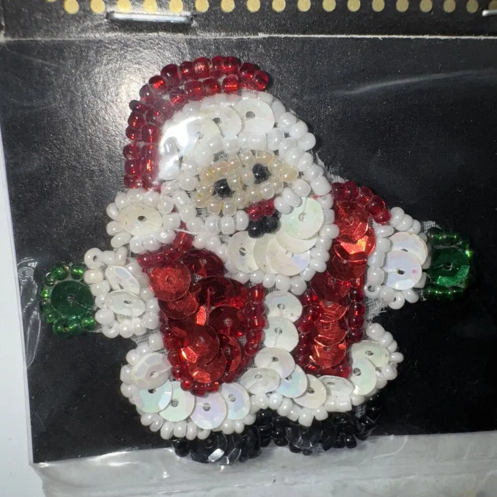 1‎ NEW Christmas Sequin Patch Motif Santa Star Candles Holly Horse Snowman Bear
